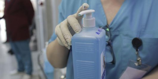 Un medic român a dezvăluit misterul. Care este cea mai eficientă metodă de combatere a virusului COVID-19. Costă doar 1 leu