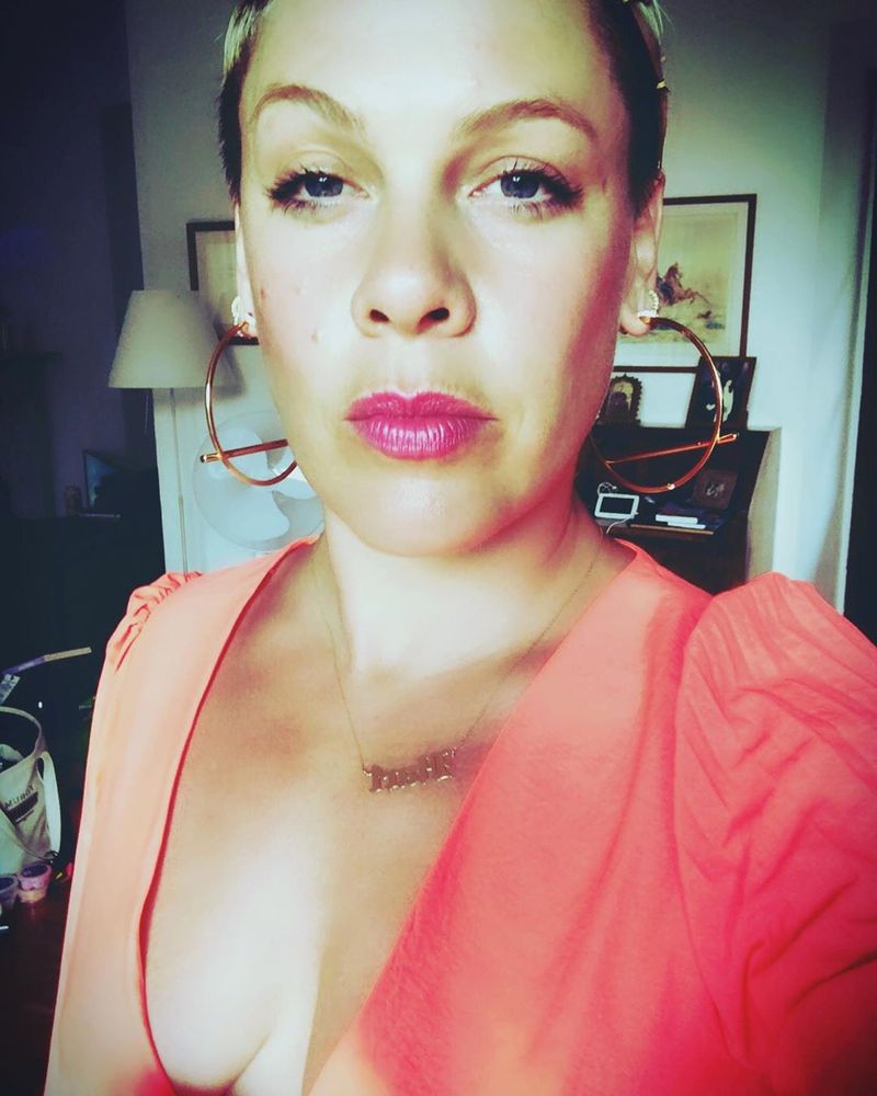 pink, solista, coronavirus, pink infectata, pink coronavirus