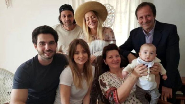 Delia, clipe dificile în familie: „Suntem legați de mâini și de picioare” Delia, clipe dificile în familie: „Suntem legați de mâini și de picioare”