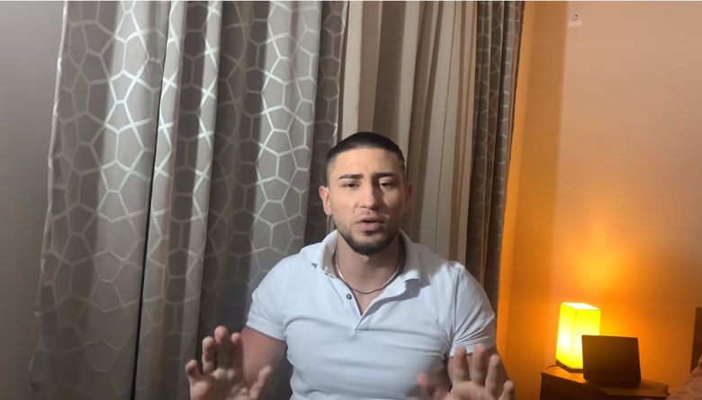 Bogdan Mocanu l-a umilit pe Turcu: „Stăteai să sugrumi capul bărbaților între picioare” Bogdan Mocanu l-a umilit pe Turcu: „Stăteai să sugrumi capul bărbaților între picioare”