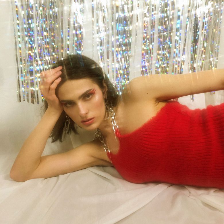 Artista italiana Alessia Labate lanseaza piesa “OMG”