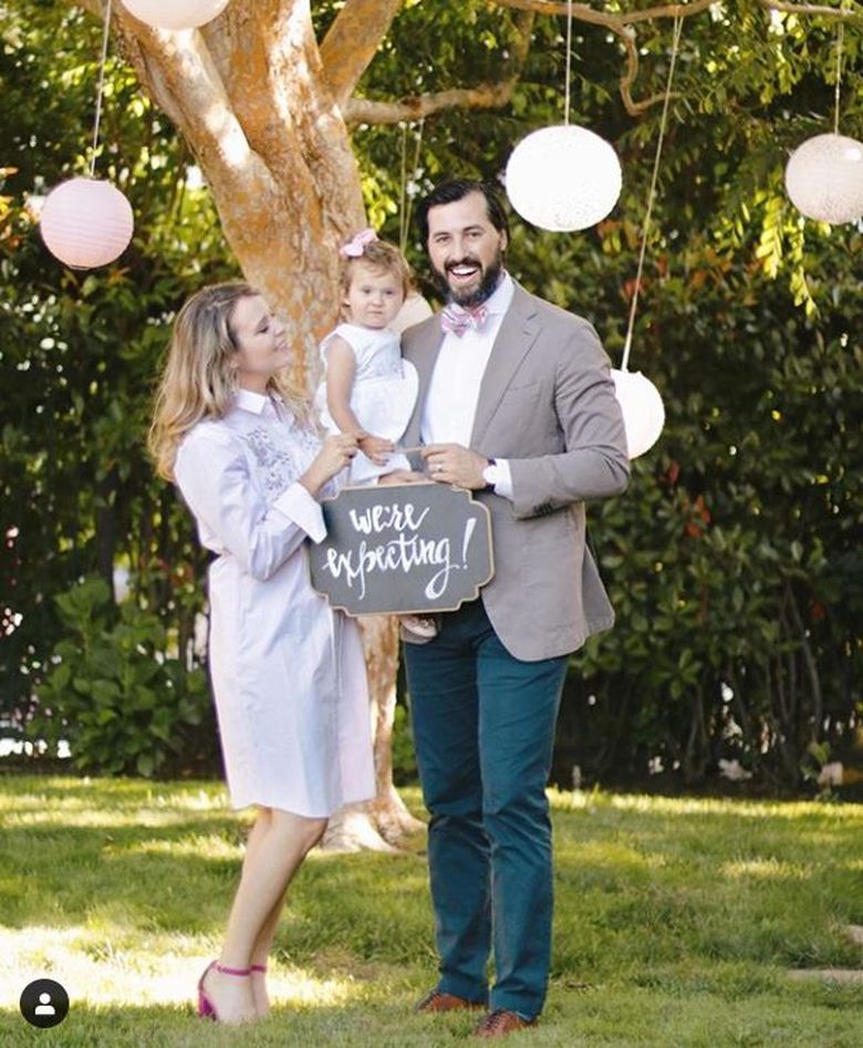 După ce a pierdut o sarcină, frumoasa vedetă a anunțat că este din nou însărcinată!