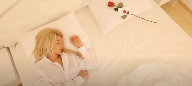 Denisa Manelista a murit, dar a redevenit activă pe piața muzicală! Imagini nedifuzate până acum! Cât era de frumoasă... Video Denisa Manelista a murit, dar a redevenit activă pe piața muzicală! Imagini nedifuzate până acum! Cât era de frumoasă... Video