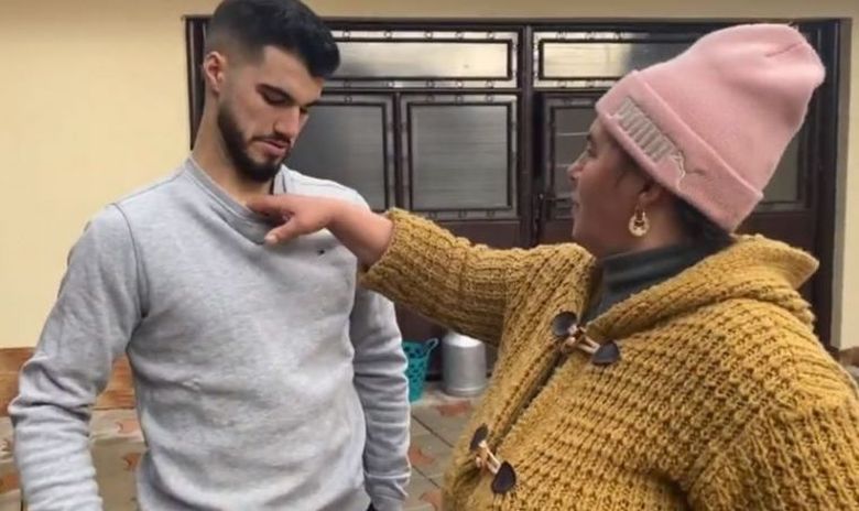 Mama lui Iancu Sterp vinde turma de vaci a familiei! Câți bani cere doamna Geta pe cele 20 de vaci de lapte, juninci, viței și un taur! Mama lui Iancu Sterp vinde turma de vaci a familiei! Câți bani cere doamna Geta pe cele 20 de vaci de lapte, juninci, viței și un taur!