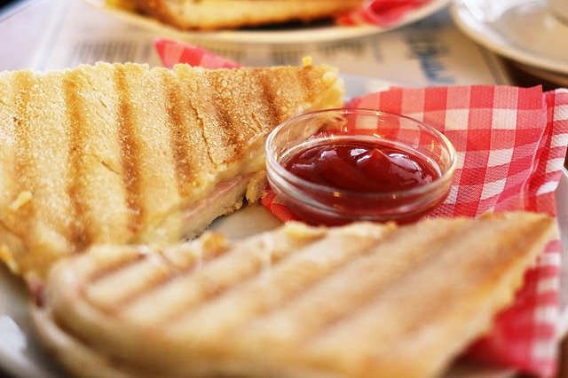 Cum scapi de celulită? lista de alimente de care trebuie să te ferești
