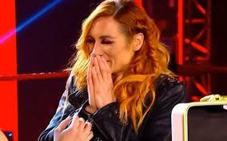 becky-lynch-este-insarcinata becky-lynch-este-insarcinata