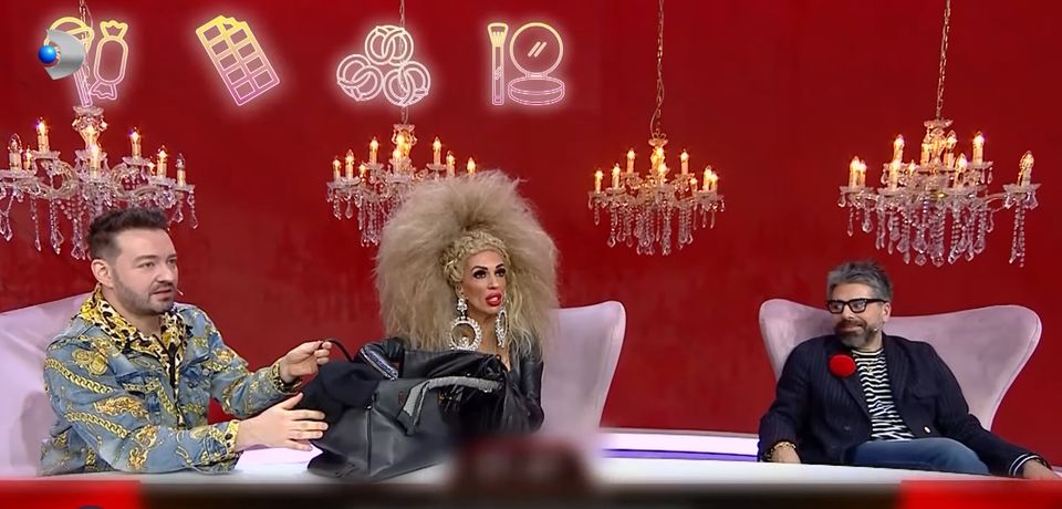 Raluca Bădulescu i-a uimit pe toți cu ce ascunde &icirc;n geantă