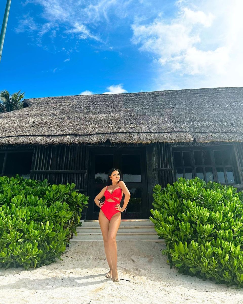 andreea mantea vacanta, andreea mantea silueta