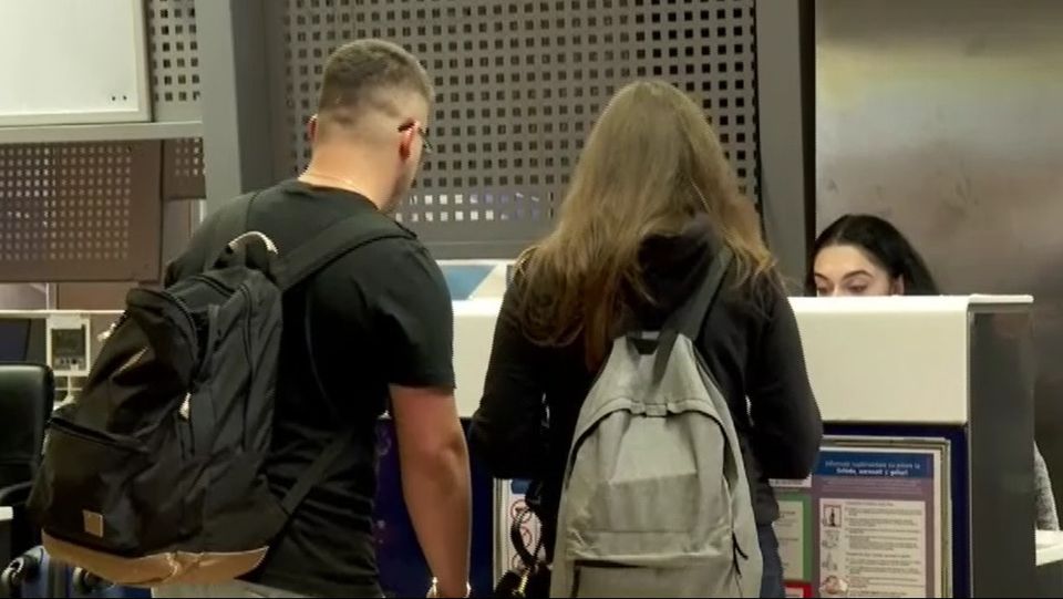 parlamentul european, taxa bagaj de mana, calatorie avion 