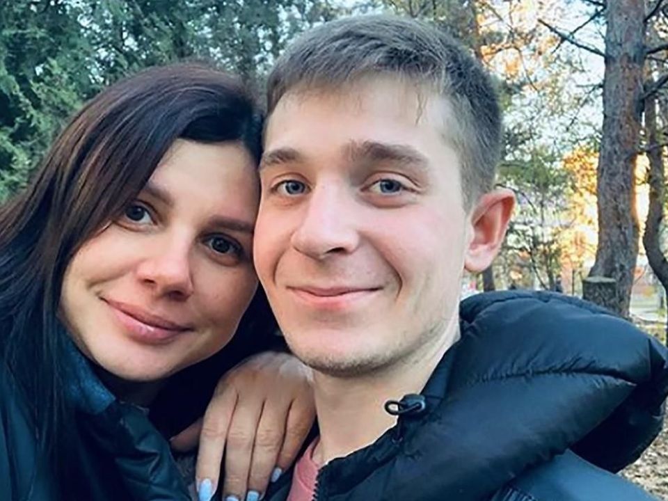 femeie casatorita fiu vitreg