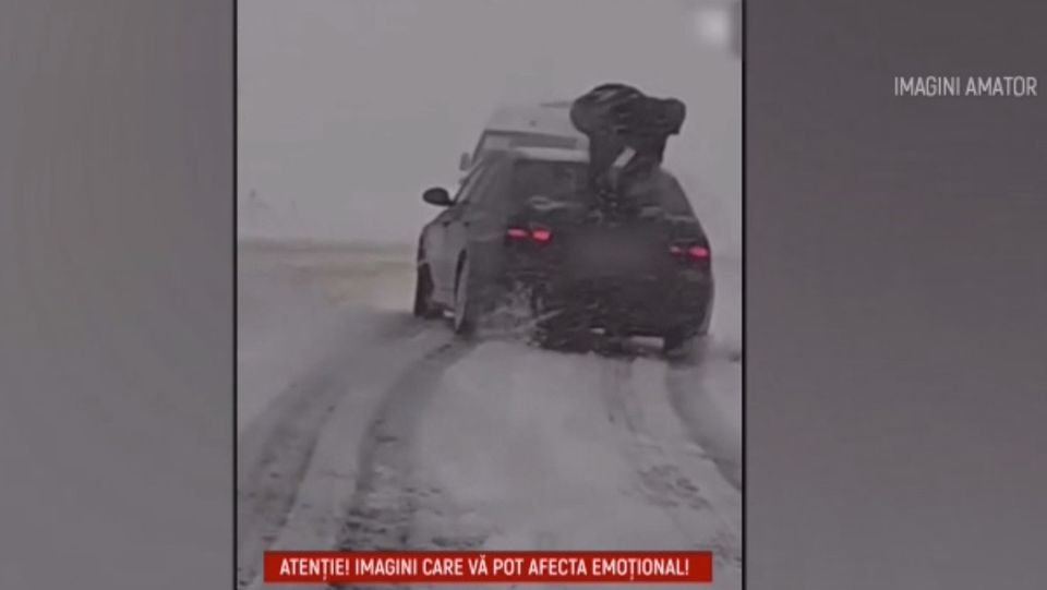 imagini inedite, iarna 2023, pasager pe masina 