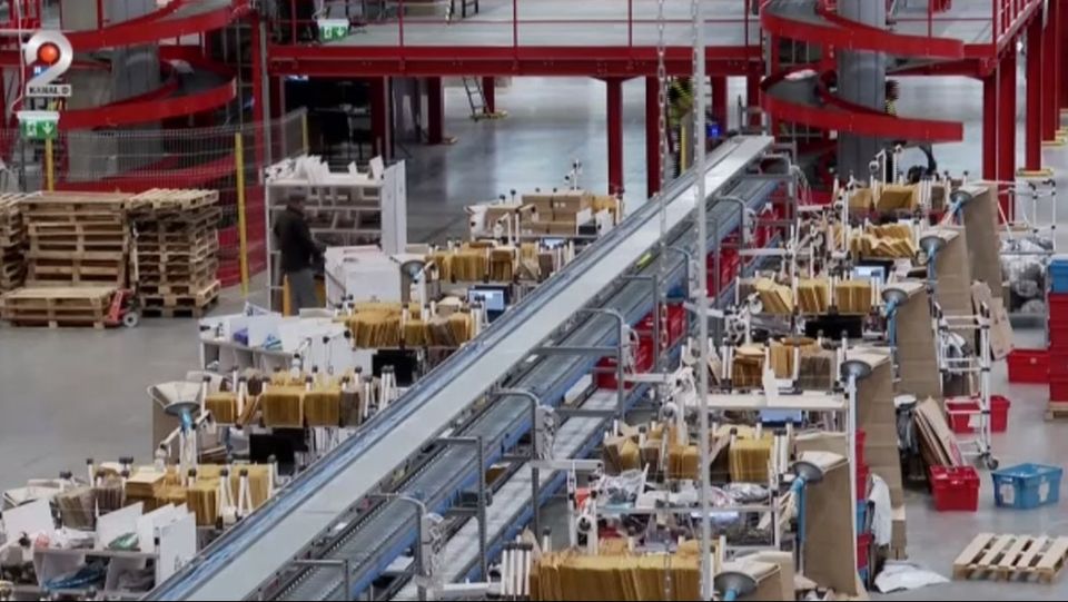 reduceri black friday, retur magazine, site-uri fashion 