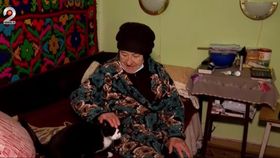 Bătrânii cu pensii mici, nevoiți să se împrumute ca să pună ceva pe masa de Crăciun: „Vin sărbătorile și fac pentru nevoi”