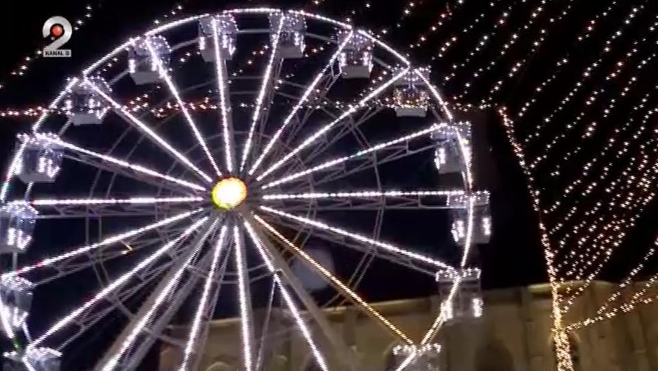 iesle, targ de craciunj, roata panoramica, craciun 2023 