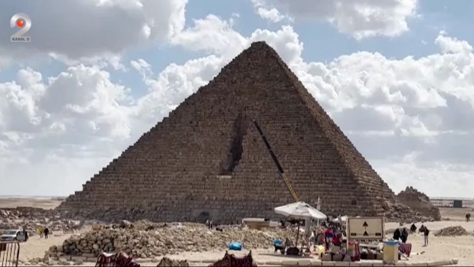 piramide egipt, piramide cairo, reconstructie piramide 