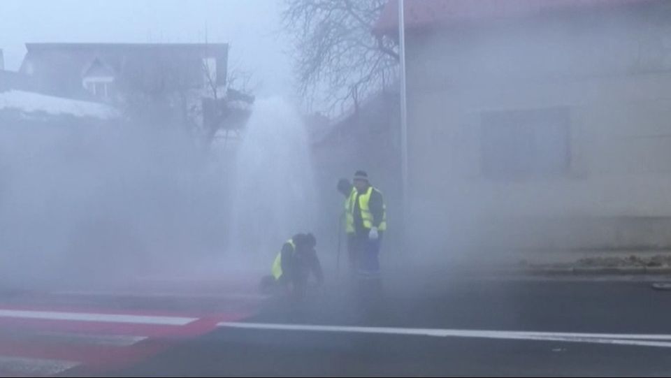 muncitori brasov, hidrant brasov, dorel, sosea inundata