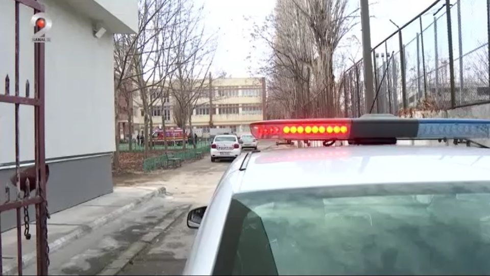 liceu bucuresti, spray paralizant, clipe de groaza, ancheta liceu 