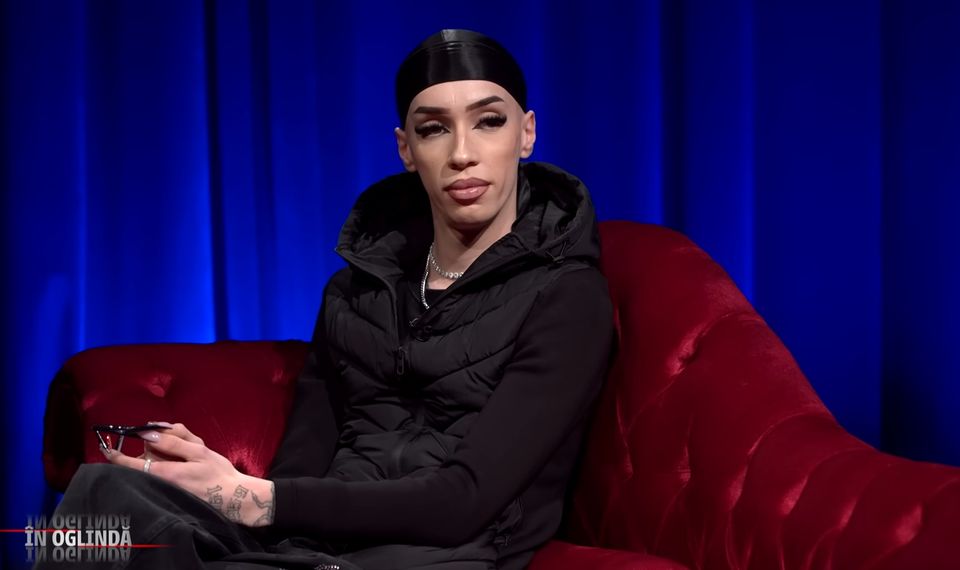 777 Robert, la In Oglinda 