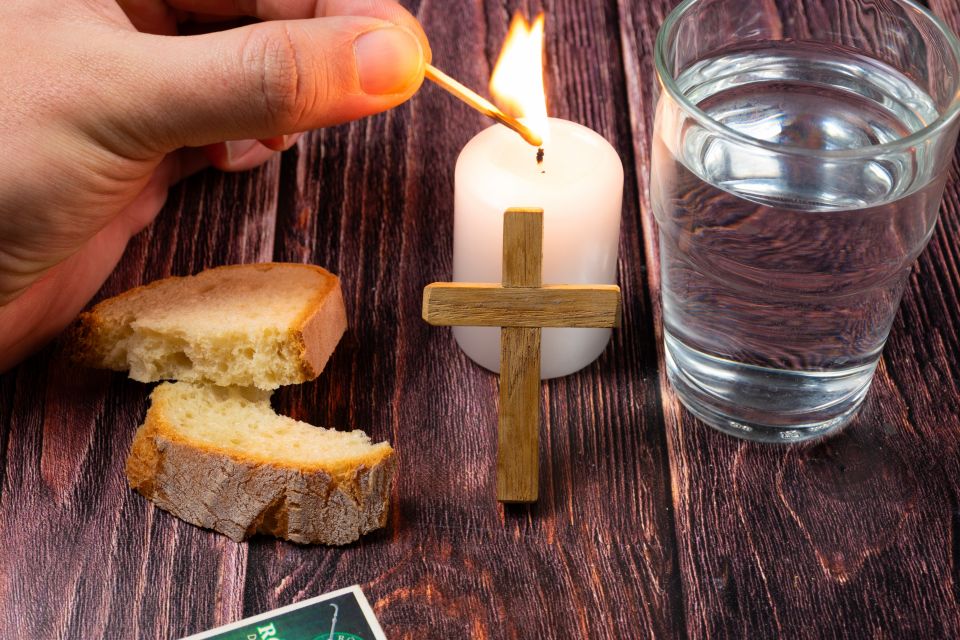 lasatul secului 2024 traditii 