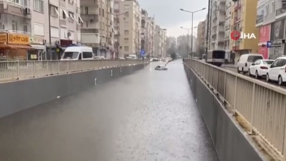 inundatii, vreme extreme, schimbari climatice