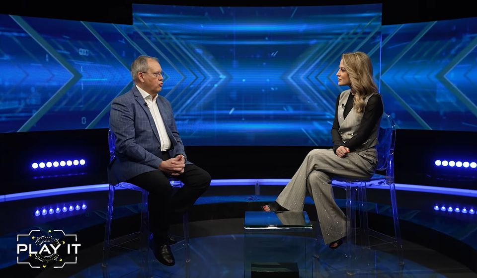 dumitru prunariu, in platoul play it