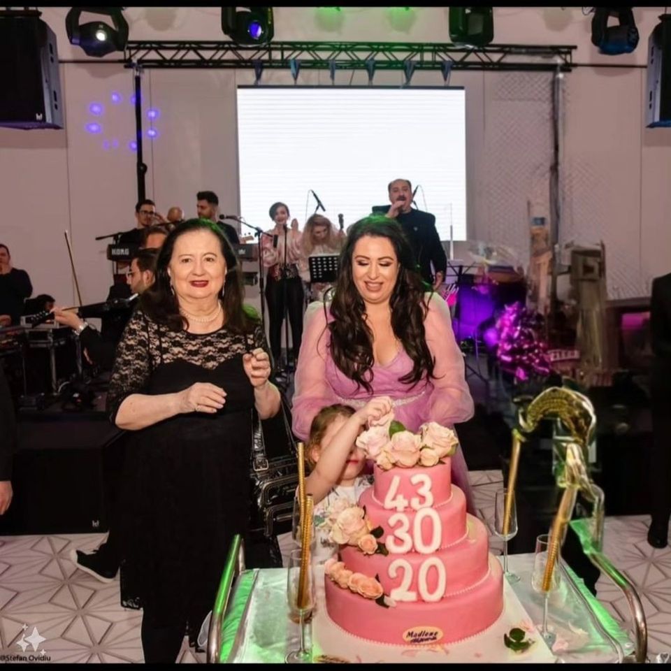 mioara roman, oana roman, oana roman mama 