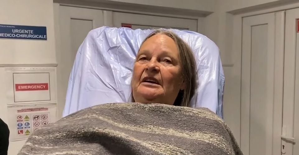 urs, turista atacata, barajul vidraru