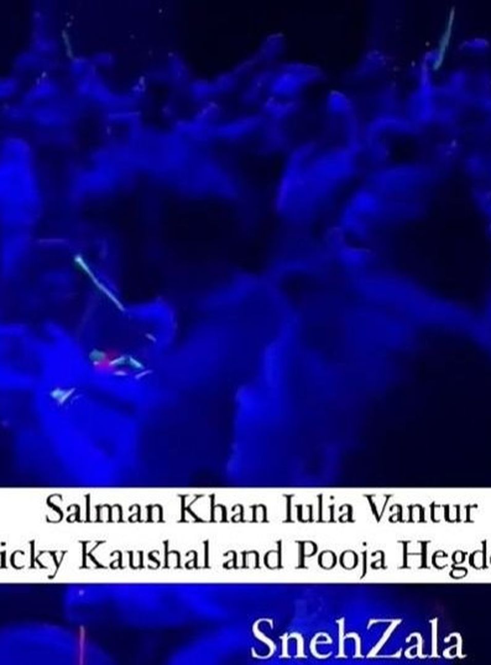 Iulia Vantur si Salman Khan