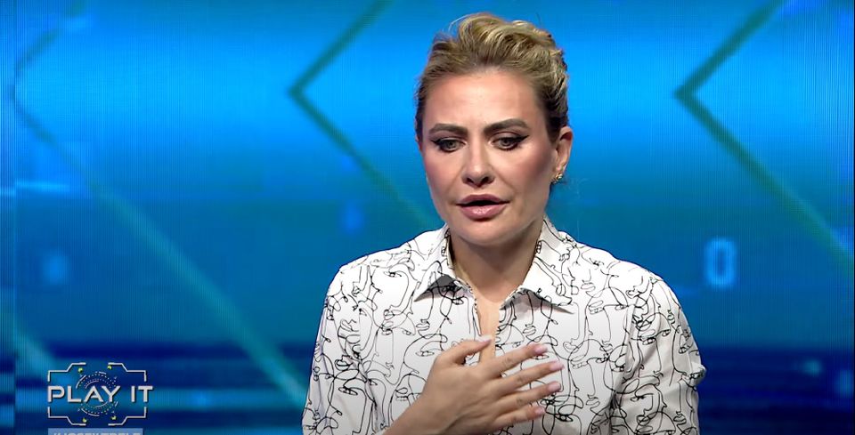 Adina Buzatu a vorbit despre folosirea filtrelor