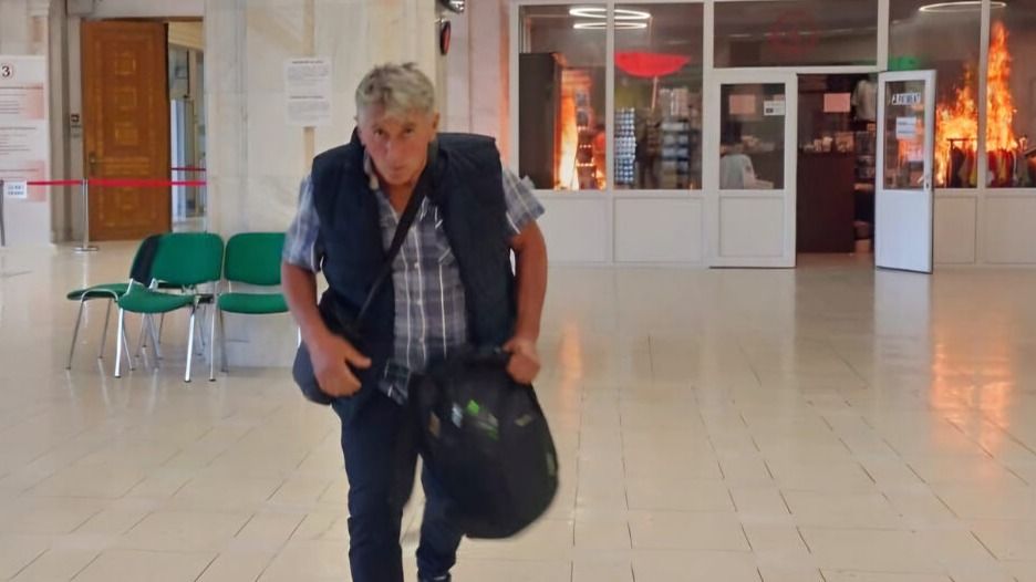 incendiu palatul parlamentului 