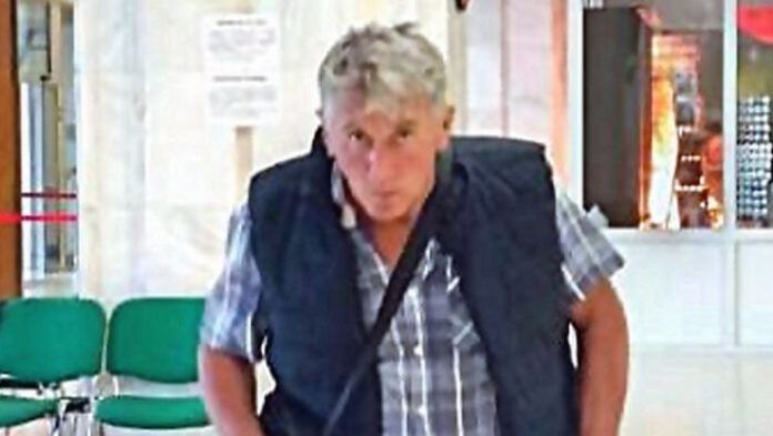  Zugravul din Vaslui, care a incendiat Palatul Parlamentului, a fost arestat preventiv