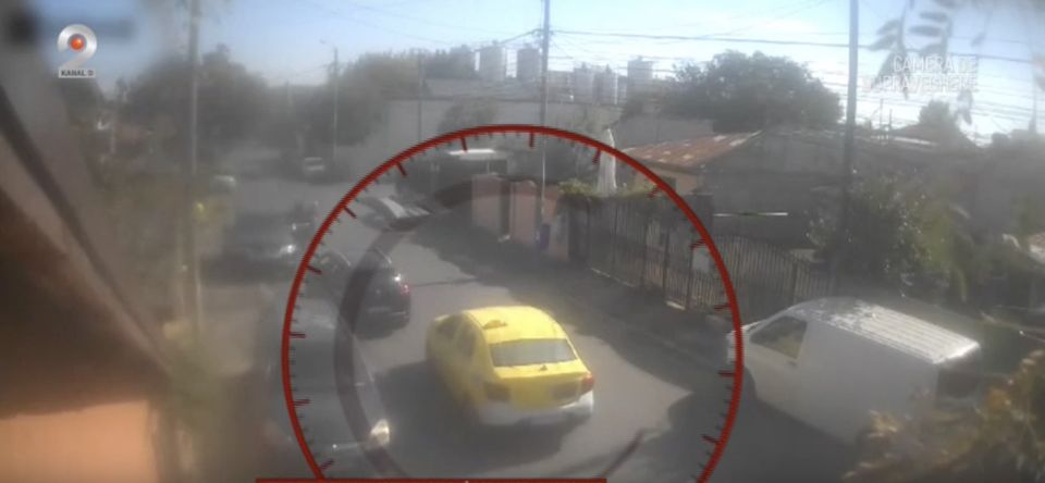 Un taximetrist, care se afla sub influența băuturilor alcoolice, a făcut trei accidente &icirc;n 10 minute
