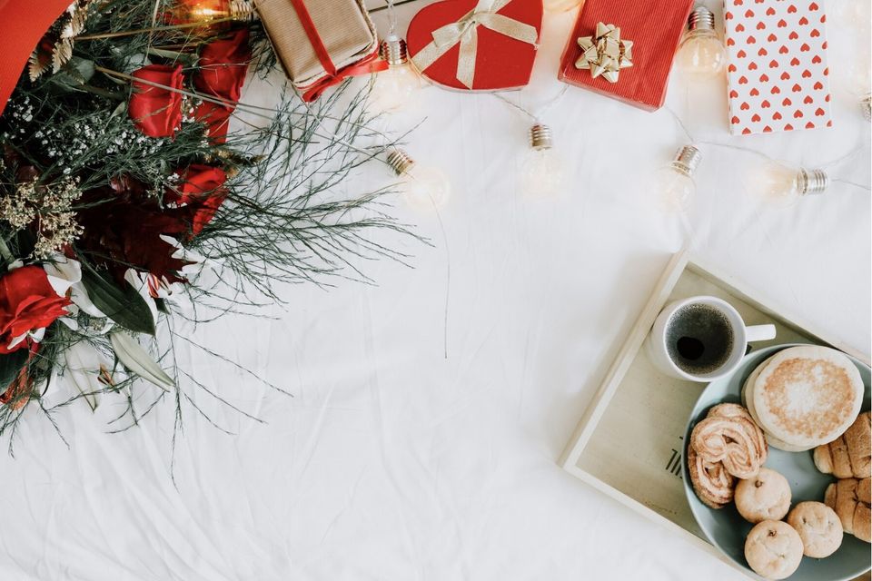 Cui &icirc;i spunem &bdquo;La mulți ani&rdquo; &icirc;n ziua de Crăciun