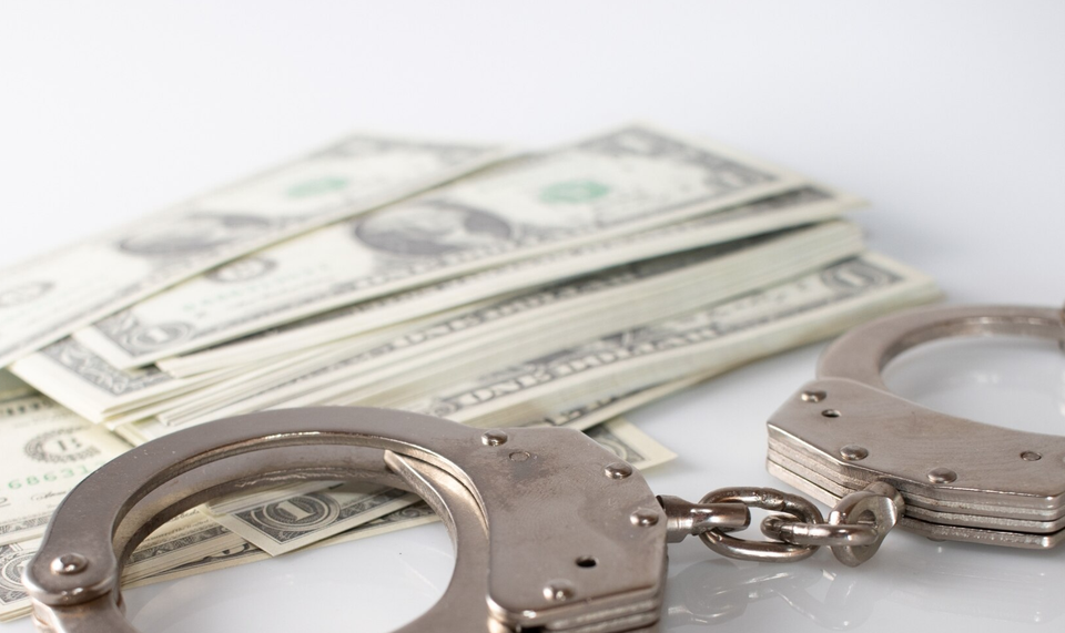 O femeie de 57 de ani s-a stins din viață, după ce fiul său a ucis-o