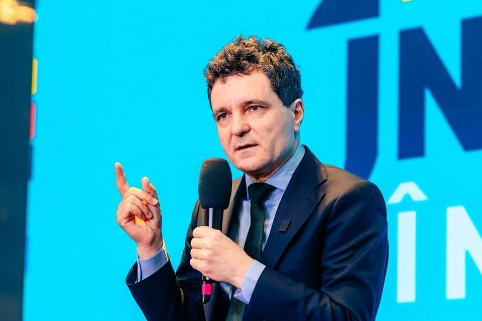 Ce scrie presa străină despre victoria lui Nicușor Dan