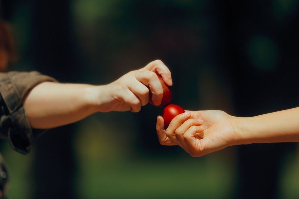 C&acirc;nd se vopsesc ouăle roșii pentru &Icirc;nălțarea Domnului 2025