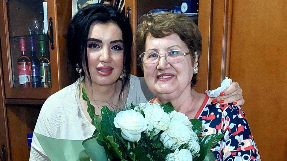 Adriana Bahmuțeanu trece prin clipe grele, după ce mama ei s-a îmbolnăvit. 