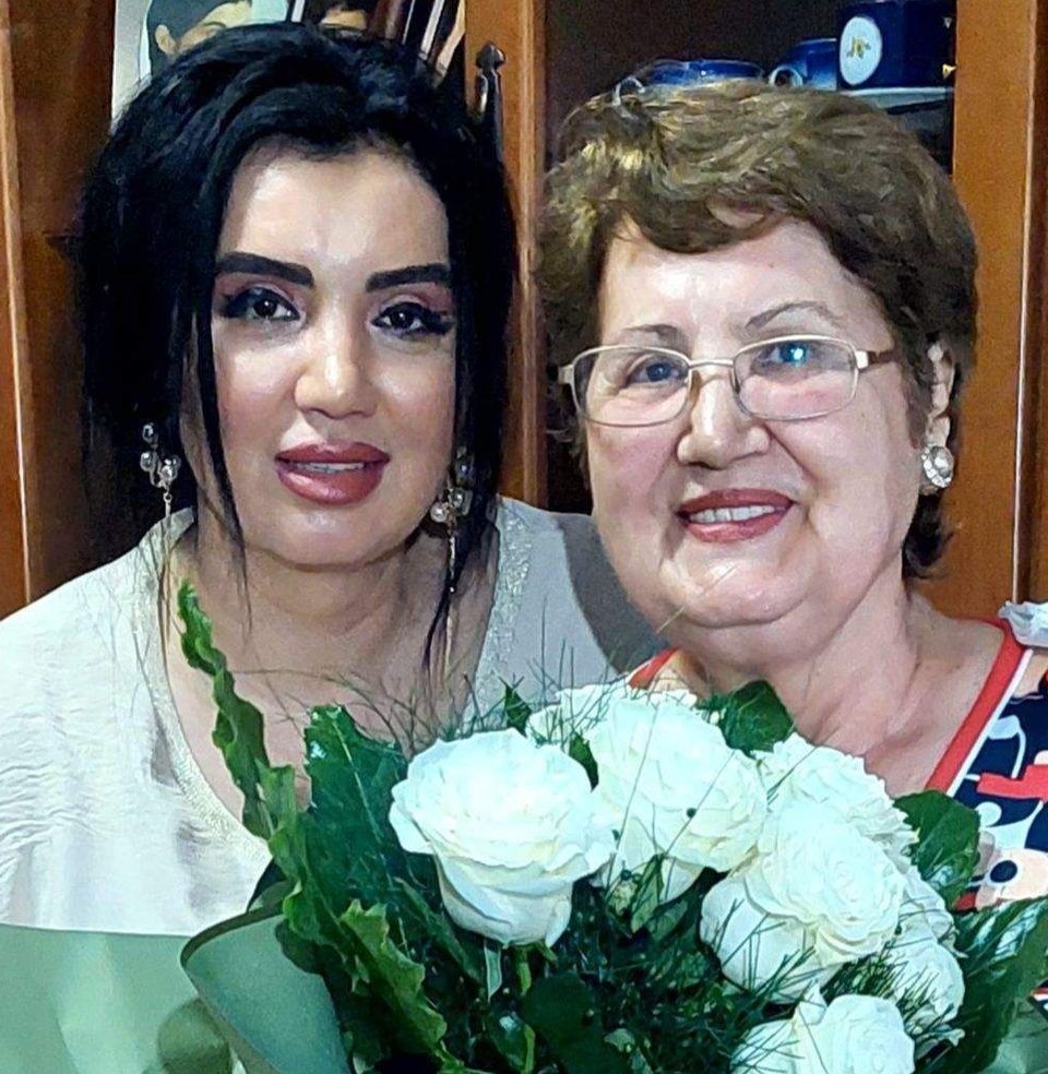 Adriana Bahmuțeanu trece prin clipe grele, după ce mama ei s-a &icirc;mbolnăvit. 