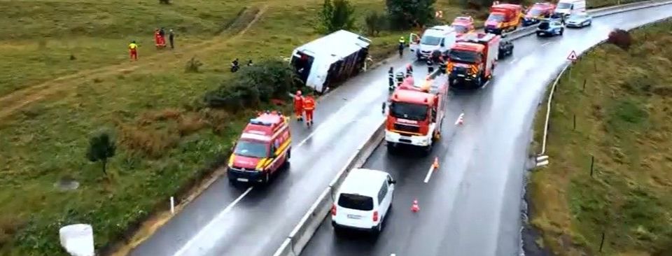 Un accident tragic a avut loc &icirc;n Cluj, după ce un pasager a murit sub greutatea altuia