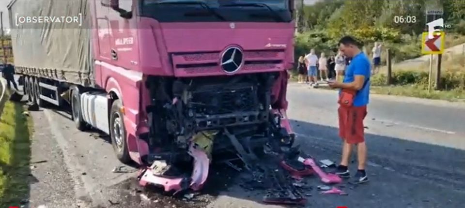 Un tată și un fiu din Maramureș și-au pierdut viața, după un accident tragic.
