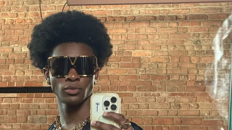 A fost identificat cadavrul găsit in masina cantaretului D4vd