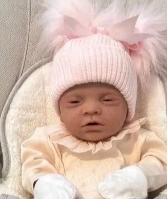 O femeie, &icirc;n v&acirc;rstă de 25 de ani, a mimat o sarcină.