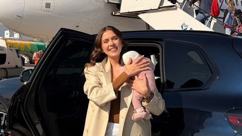 Ce trebuie Emily Burghelea să facă în centrul specializat pentru mămici din Hong Kong. Nu îi vine să creadă: „Are un fel de poțiune magică în interior”