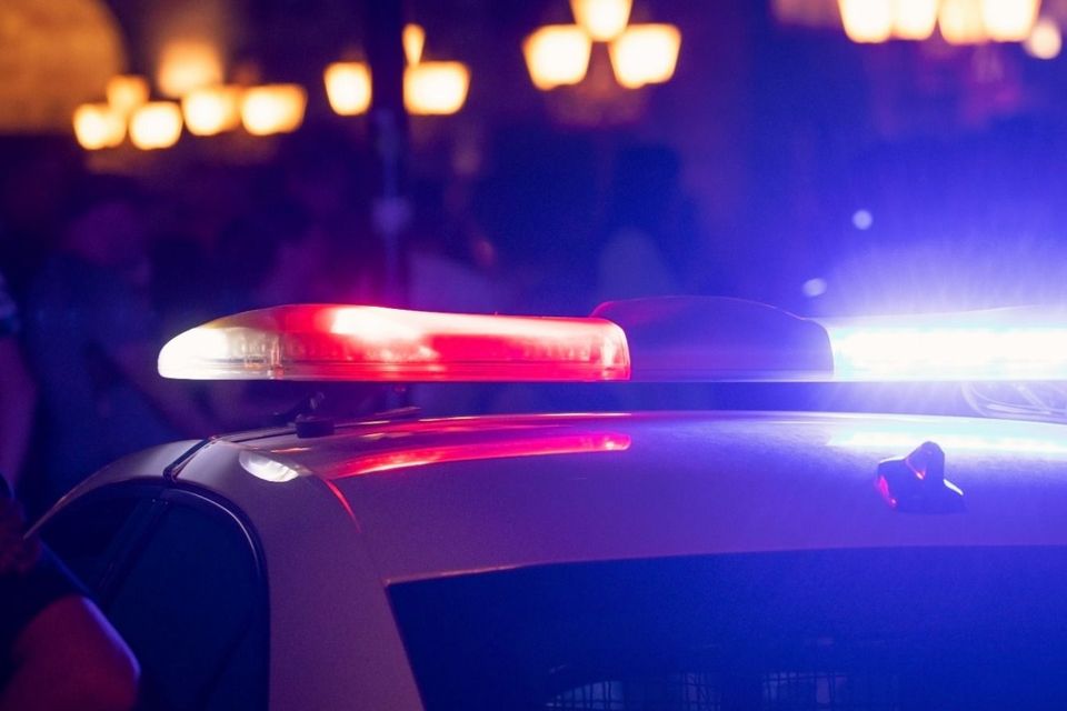 Un criminal periculos care și-a ucis familia a evadat dintr-un centru de detenție!