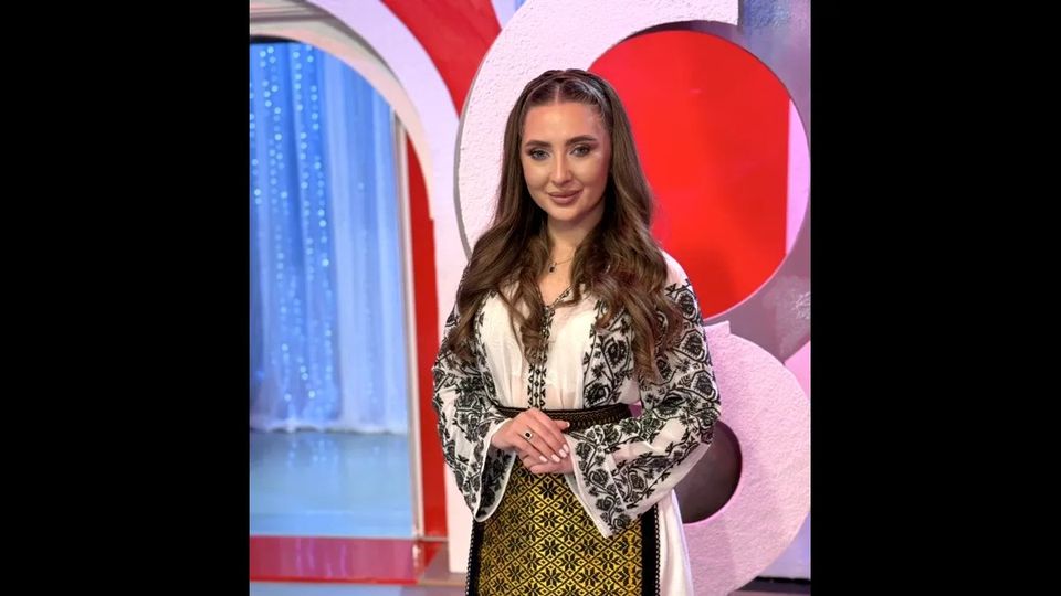 Cine este cântăreața de muzică populară care s-a răsturnat cu mașina în Târgu Jiu? 