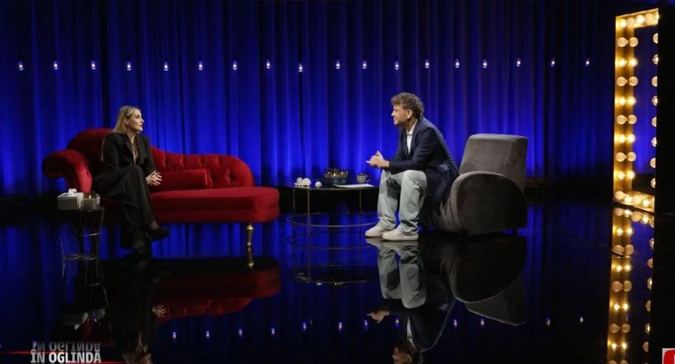 Alina Sorescu, colpleșită de emoții, &icirc;n cadrul emisiunii &bdquo;&Icirc;n Oglindă&rdquo;. 