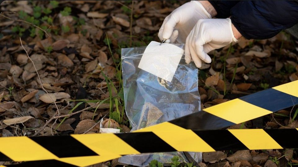 O t&acirc;nără de 23 de ani din Alba a fost găsită fără suflare &icirc;n propria locuință.