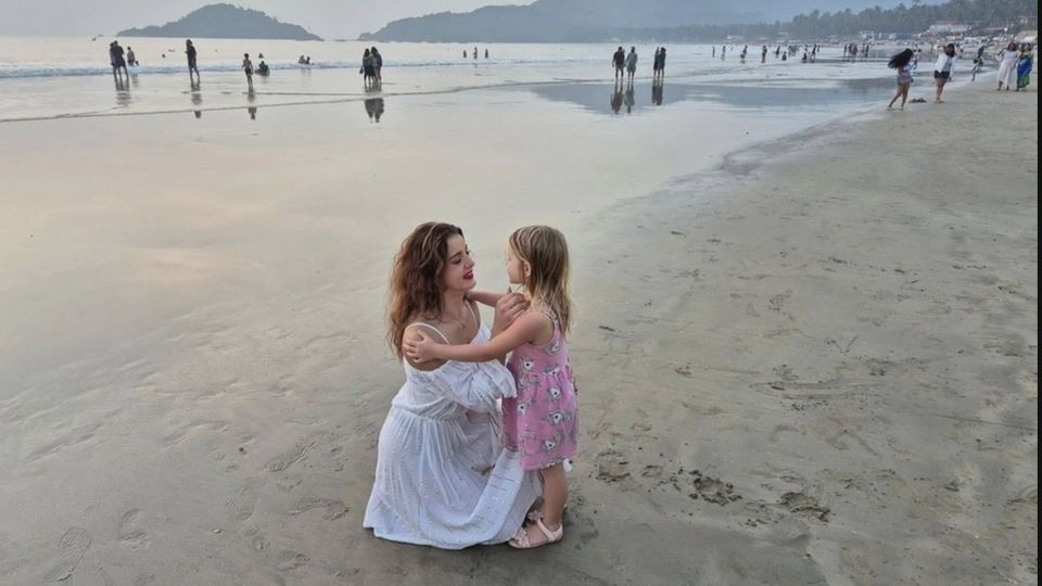 Tragedia Corinei, t&acirc;năra de 26 de ani care și-a pierdut viața pe autostrada A1 &icirc;mpreună cu fiica ei. 