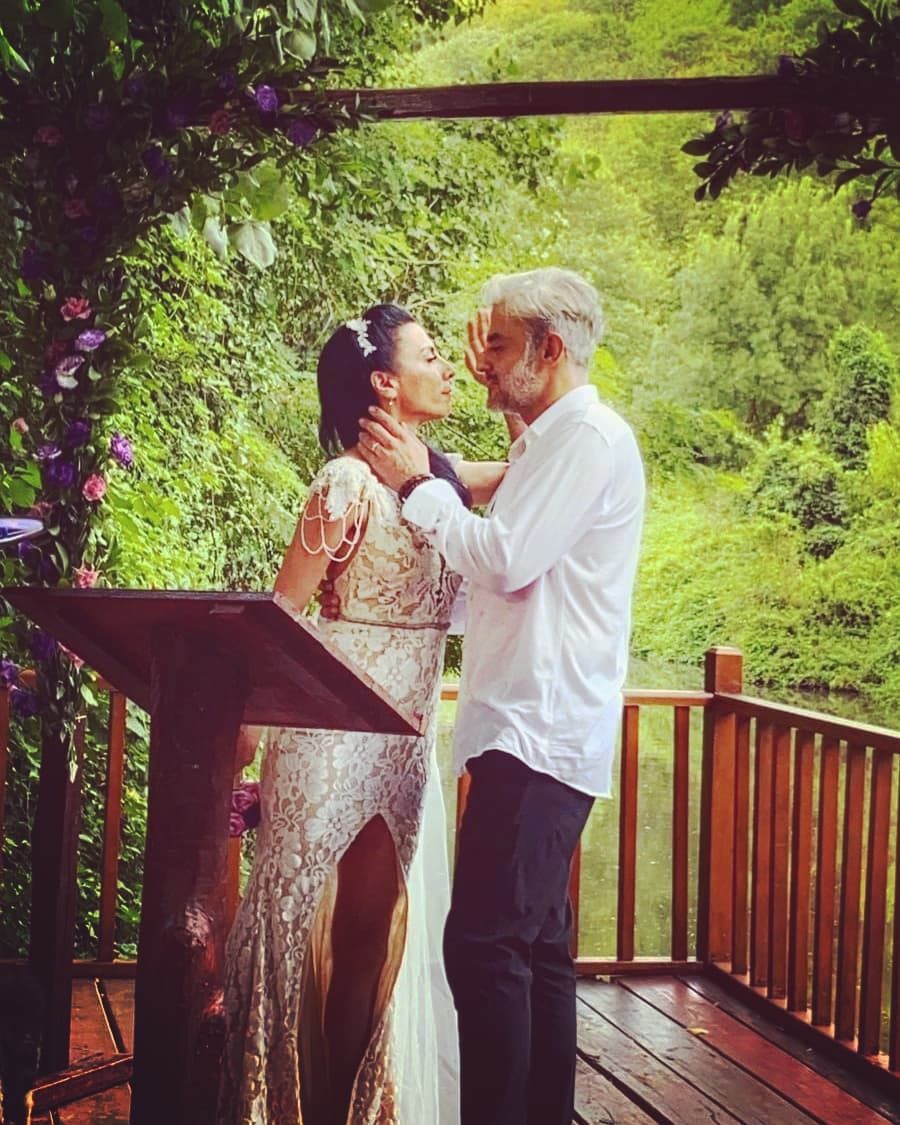 Kanbolat G&ouml;rkem Arslan si sotia sa