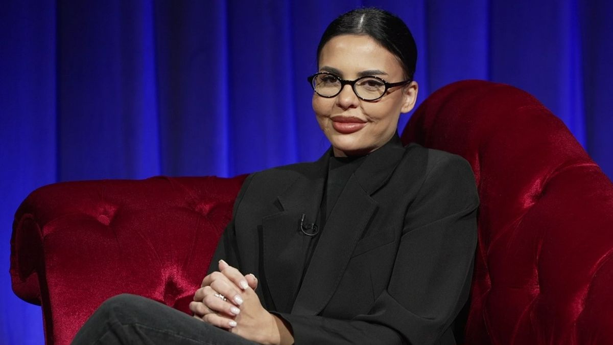 Andreea Popescu Cojoc, o viață plină de încercări! Un interviu emoționant  în platoul emisiunii „În oglindă”, prezentată de Mihai Ghiţă la Kanal D2 -  KANAL D2